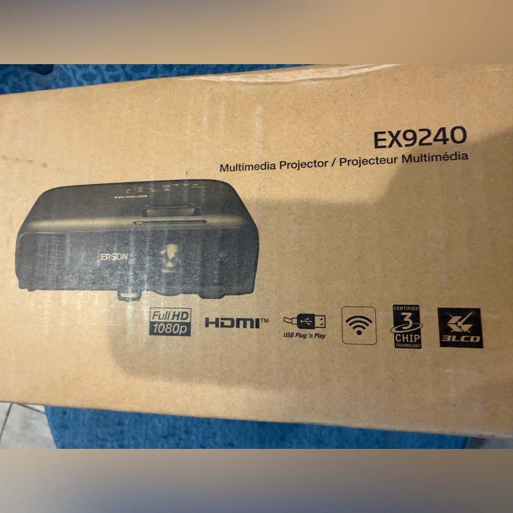 Epson EX9240 Projector in Black brand new - Picture 2 of 12